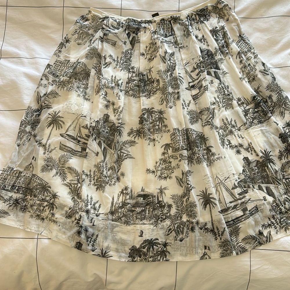 Tommy Bahama Pull-on Skirt  - size Medium